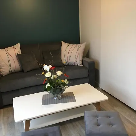 Holiday home Hibiscus La Vallee Des Noyers Lhommaize